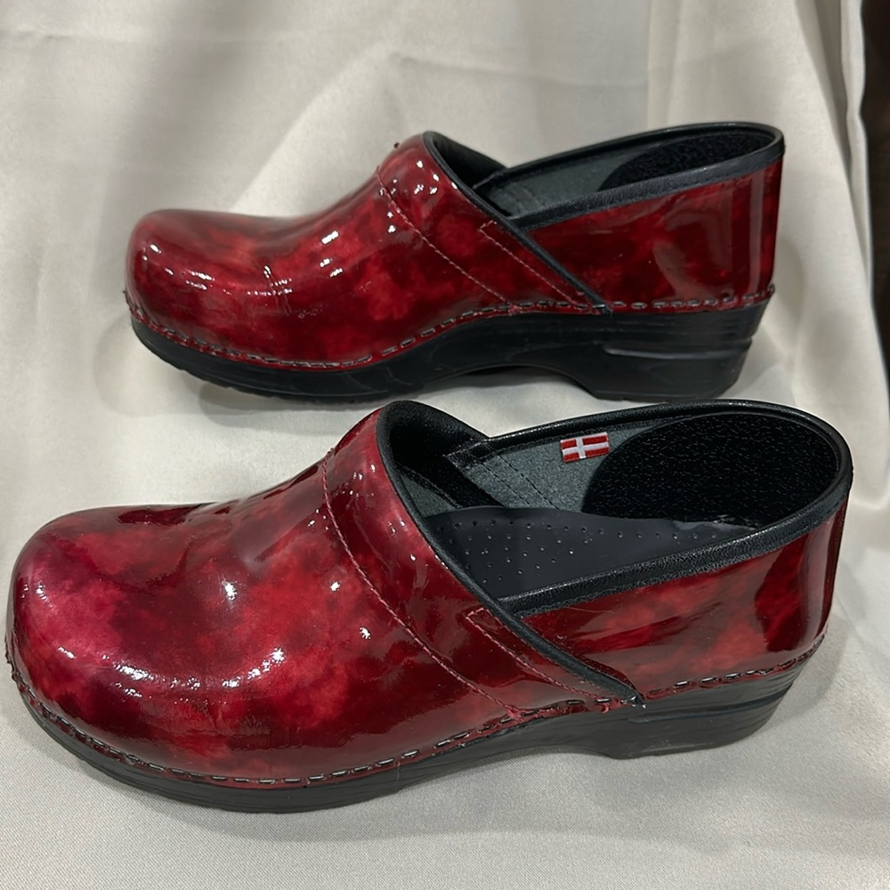 Women’s Patent Leather Red Sanitas